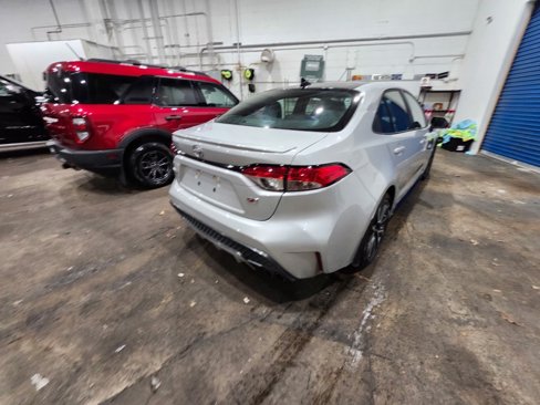 Used 2022 Toyota Corolla SE image 3