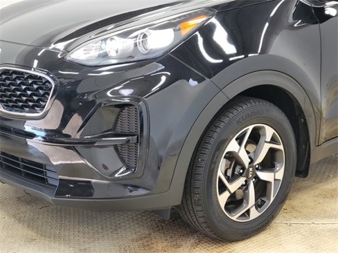 Used 2020 Kia Sportage LX image 11