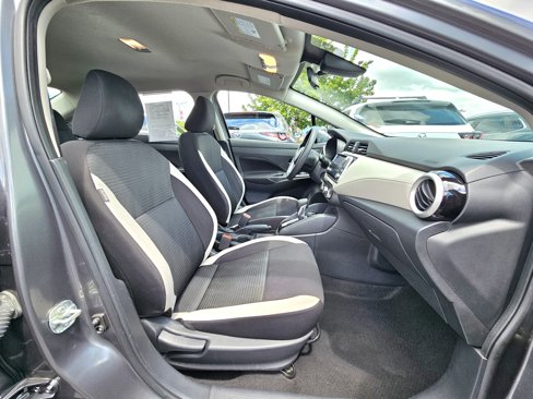 Used 2021 Nissan Versa SV image 7