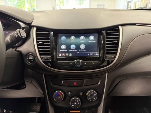 Used 2019 Chevrolet Trax LT w/ LT Convenience Package image 40