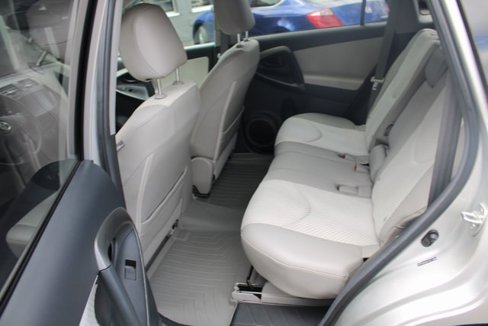 Used 2012 Toyota RAV4 EV image 18