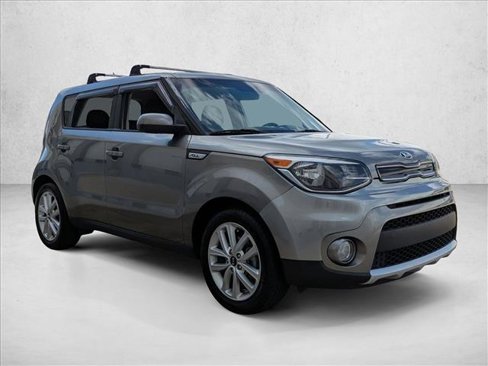 Used 2018 Kia Soul + image 3