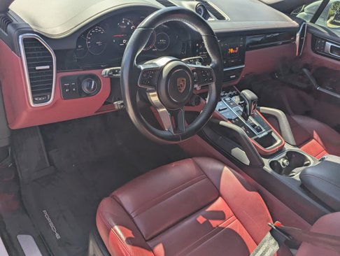 Certified 2022 Porsche Cayenne Coupe image 4