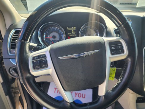 Used 2015 Chrysler Town & Country Limited Platinum w/ Trailer Tow Group image 10