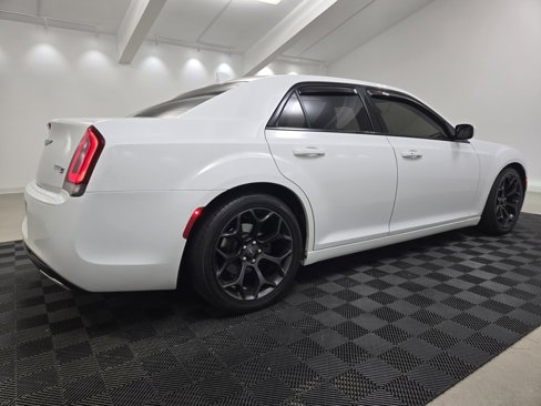 Used 2020 Chrysler 300 S image 6
