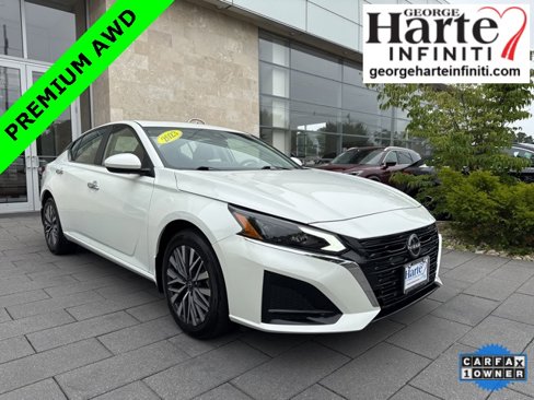 Used 2023 Nissan Altima 2.5 SV w/ SV Premium Package image 1