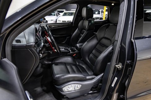 Used 2017 Porsche Macan Turbo image 21