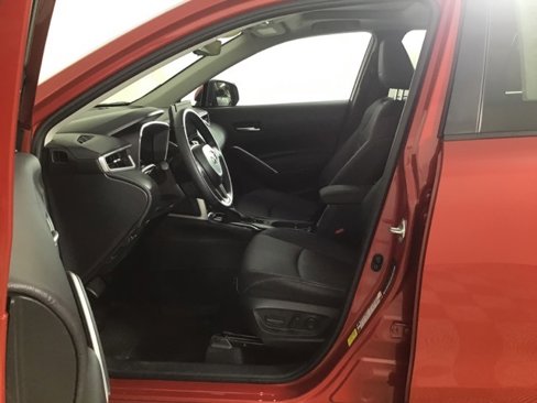 Used 2023 Toyota Corolla Cross XLE image 8