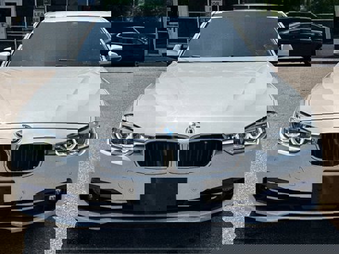 Used 2017 BMW 330i xDrive Sedan w/ Premium Package Enhanced image 23
