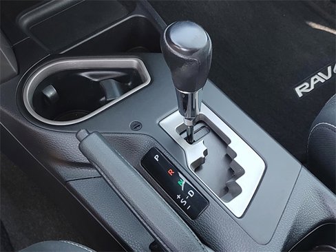 Used 2018 Toyota RAV4 XLE image 21