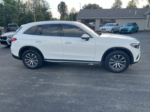Used 2025 Mercedes-Benz GLC 300 4MATIC image 4