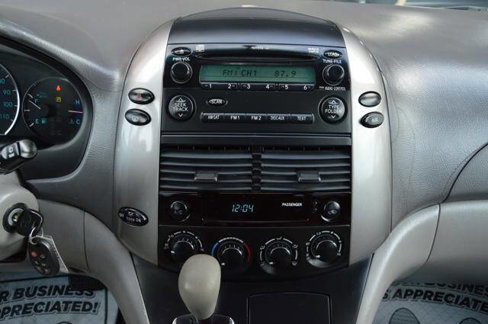 Used 2008 Toyota Sienna LE image 23