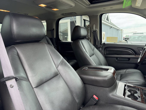 Used 2011 GMC Yukon Denali image 40