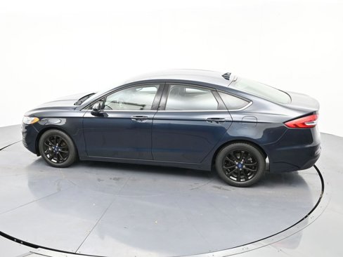 Used 2020 Ford Fusion SE image 29