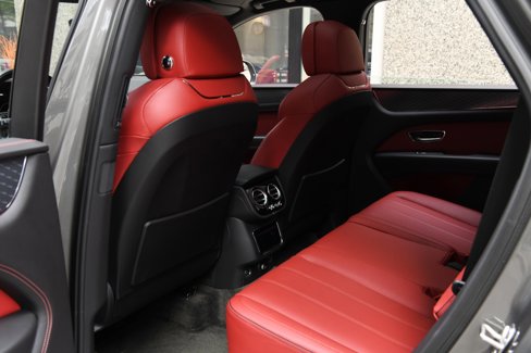 Used 2021 Bentley Bentayga image 11