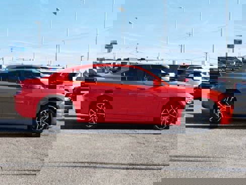 Used 2018 Dodge Charger GT image 2