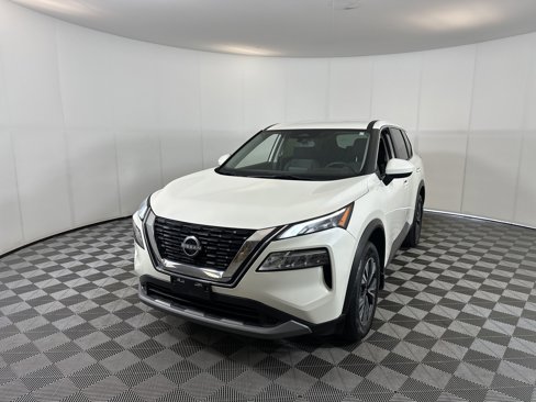 Used 2023 Nissan Rogue SV image 2