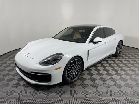Certified 2022 Porsche Panamera Platinum Edition image 11