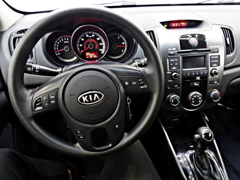 Used 2013 Kia Forte EX image 16