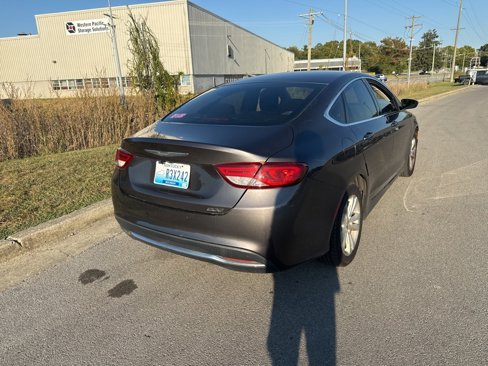 Used 2015 Chrysler 200 Limited image 5