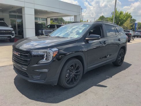 Certified 2022 GMC Terrain SLE w/ Driver Convenience Package image 4