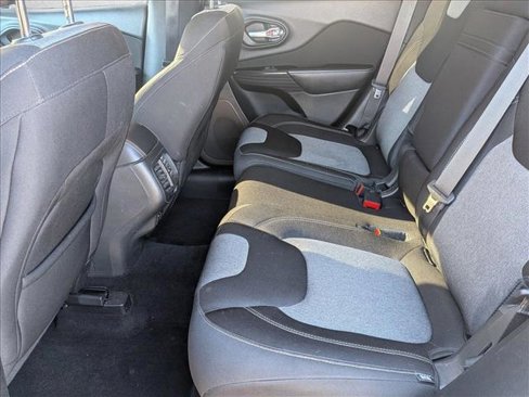 Used 2014 Jeep Cherokee Latitude w/ Cold Weather Group image 16