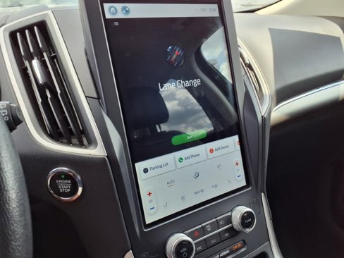 Used 2022 Ford Edge SEL image 17