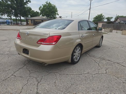 Used 2010 Toyota Avalon image 4