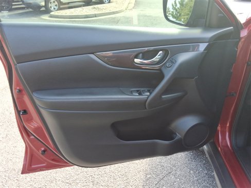 Used 2017 Nissan Rogue S image 20