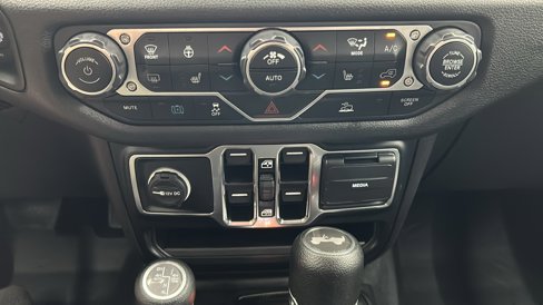 Used 2024 Jeep Wrangler Unlimited w/ Convenience Group image 23