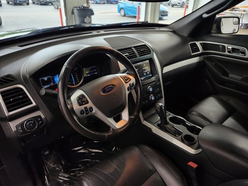 Used 2014 Ford Explorer XLT w/ Equipment Group 202A image 18