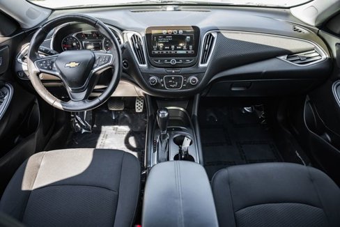 Used 2016 Chevrolet Malibu LT image 3