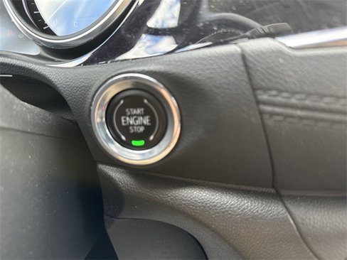 Used 2022 Buick Encore GX Essence w/ Advanced Technology Package image 17