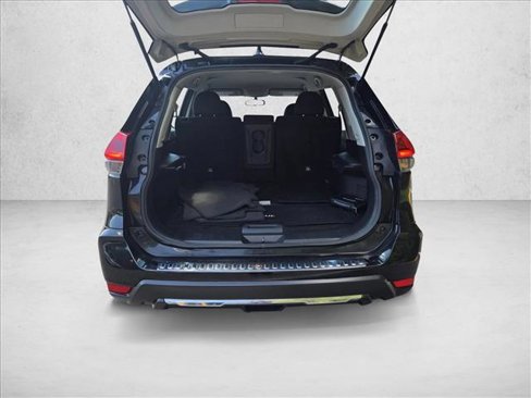 Used 2018 Nissan Rogue S image 7