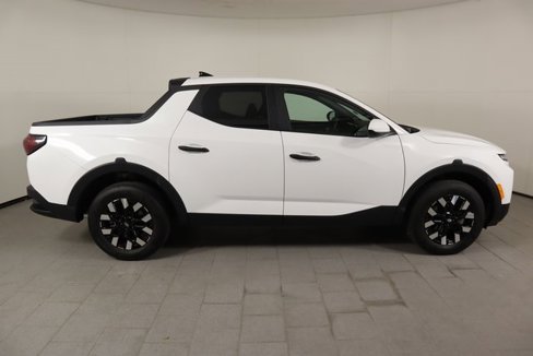 Used 2025 Hyundai Santa Cruz SE image 4