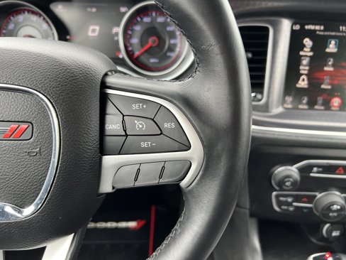 Used 2015 Dodge Charger SXT image 28