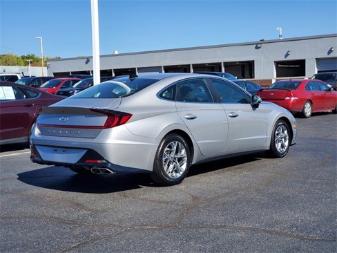 Used 2023 Hyundai Sonata SEL image 3