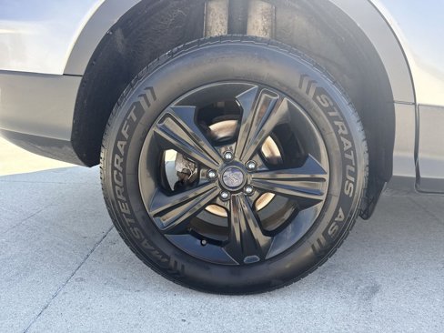 Used 2016 Ford Escape SE w/ SE Cold Weather Package image 31
