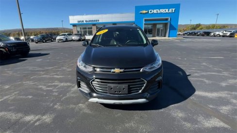 Used 2017 Chevrolet Trax LT w/ LT Convenience Package image 3