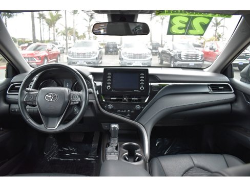 Used 2023 Toyota Camry SE image 9