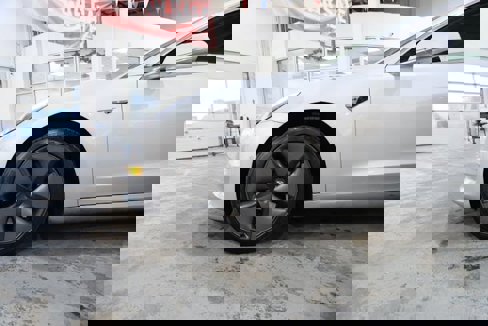 Used 2018 Tesla Model 3 Long Range image 5