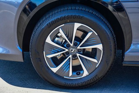 Used 2025 Lexus RZ 300e image 10