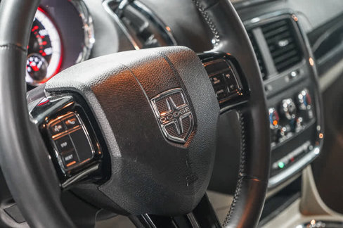 Used 2019 Dodge Grand Caravan SXT image 23
