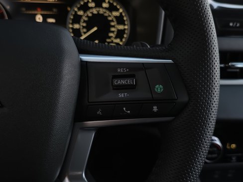 New 2025 Mitsubishi Outlander SE image 11