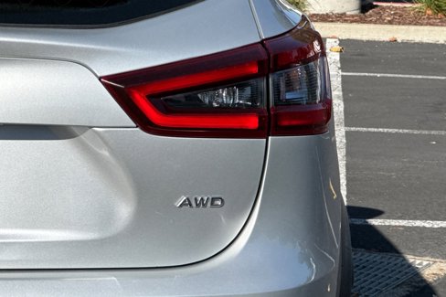 Certified 2022 Nissan Rogue Sport S image 32
