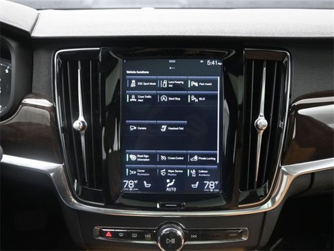 Used 2019 Volvo S90 T6 Momentum image 18