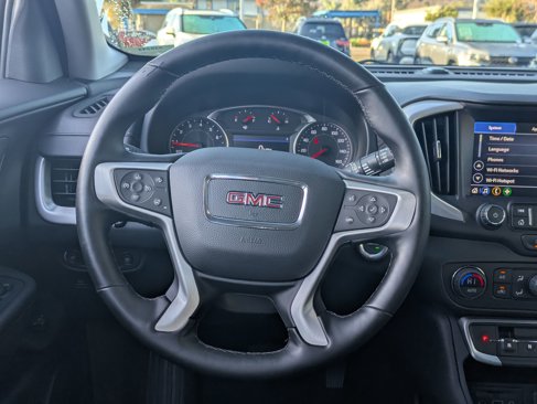 Used 2024 GMC Terrain SLT image 15
