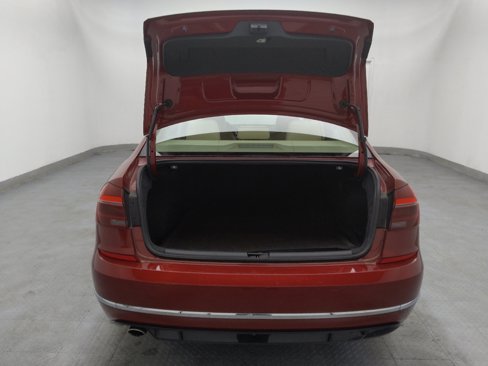 Used 2017 Volkswagen Passat 1.8T R-Line w/ R-Line Lighting Package image 29