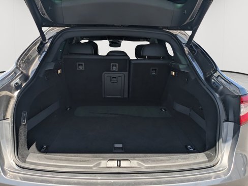 Used 2019 Maserati Levante S image 12