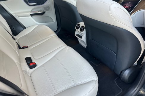 Used 2024 Mercedes-Benz GLC 300 4MATIC image 28